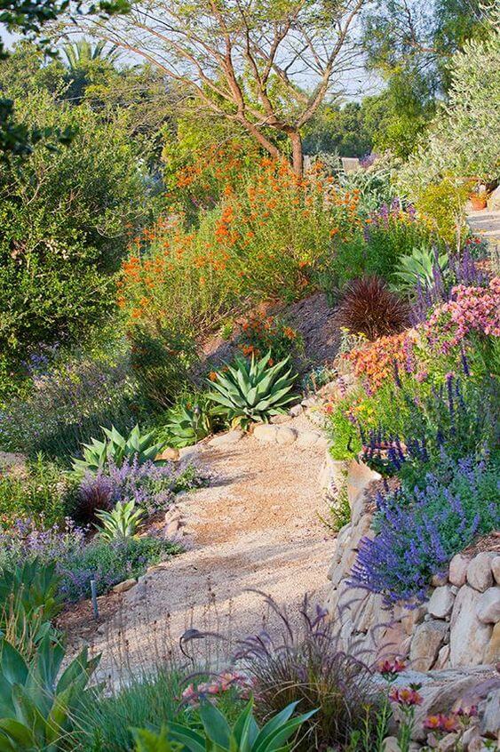 30 Inspirations idea Using Flowers To Spice Up Your Landscaping