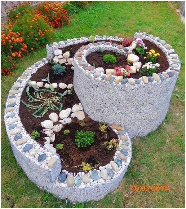 10+Creative Spiral Garden to Break the Monotony in Outdoor Place