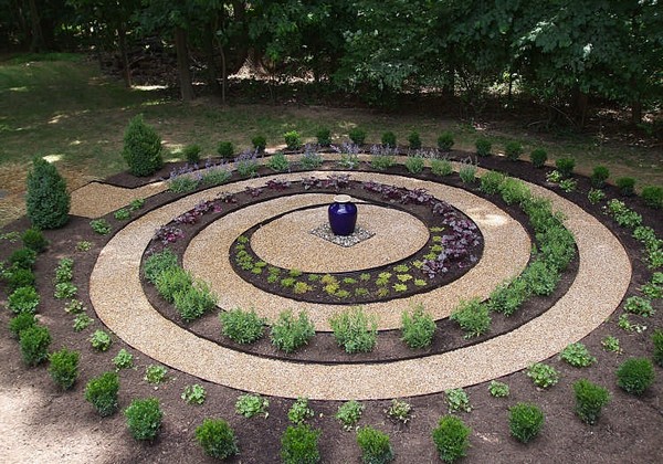 10+Creative Spiral Garden to Break the Monotony in Outdoor Place