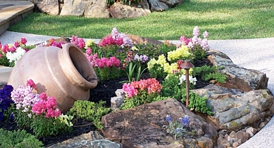 14 best ideas to improve your outdoor garden space-Garden decoration with stones