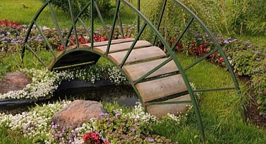 15 Do it Yourself Garden Ideas You Need to See to Believe