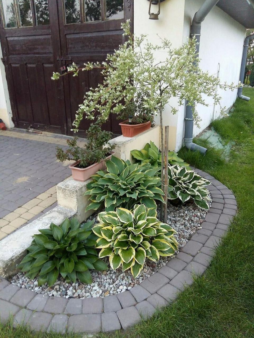 39 Lovely River Rock Gardening Ideas