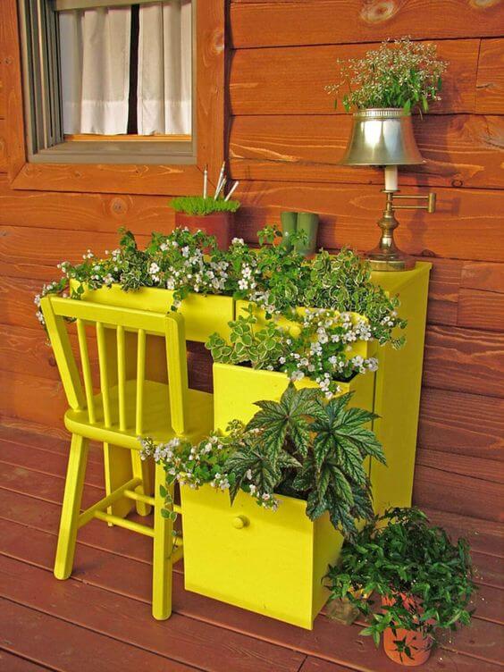 26 Creative Tiny Garden Ideas