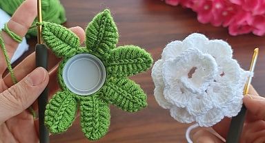 Super easy, very useful crochet keychain ,pincushion 